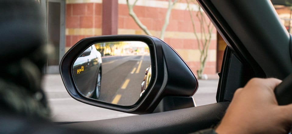 Blind Spot Monitor con Rear Cross-Traffic Alert